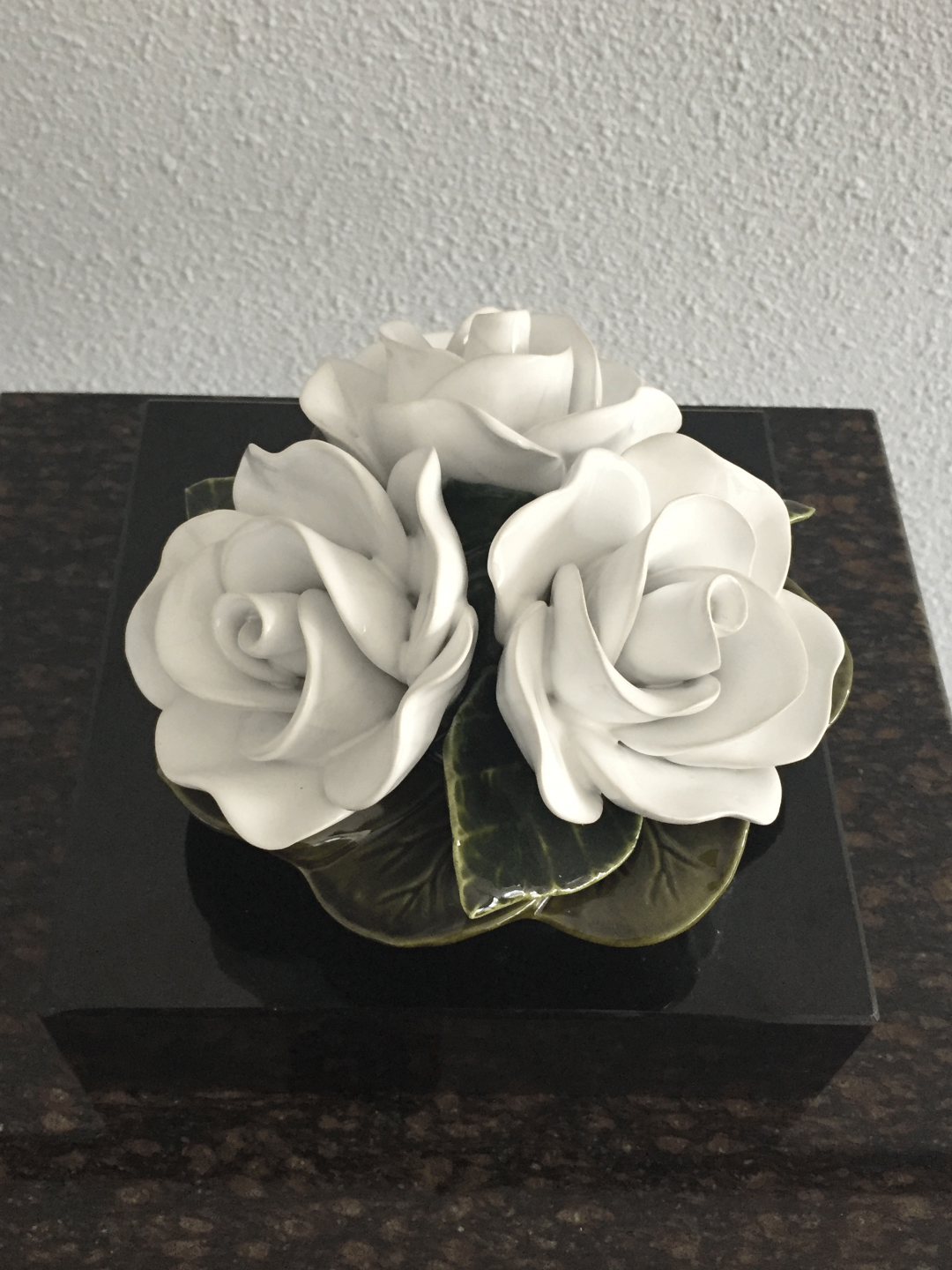 Boeket met 3 witte rozen