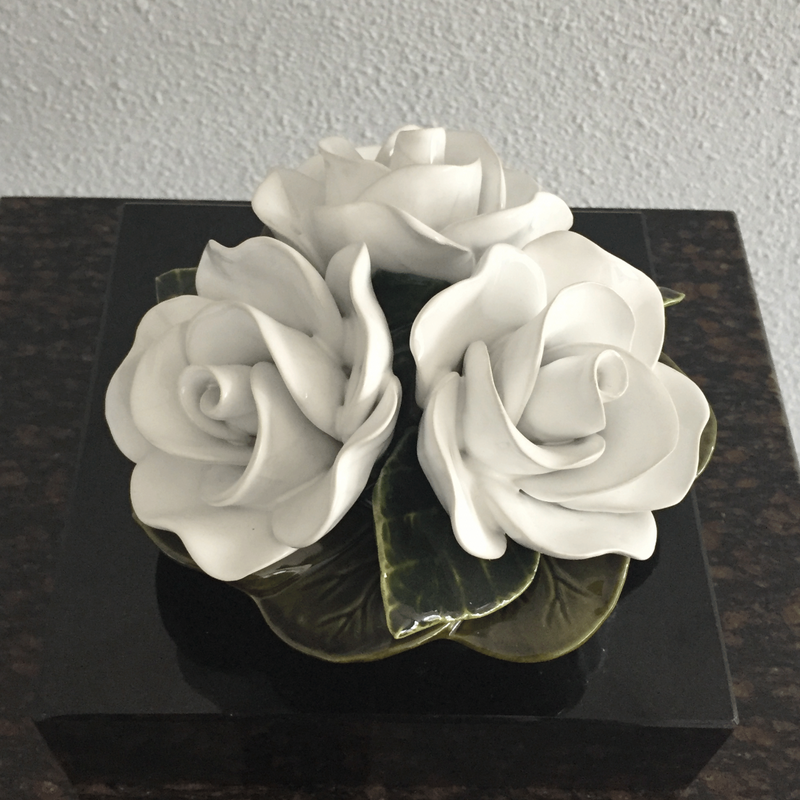 Boeket met 3 witte rozen