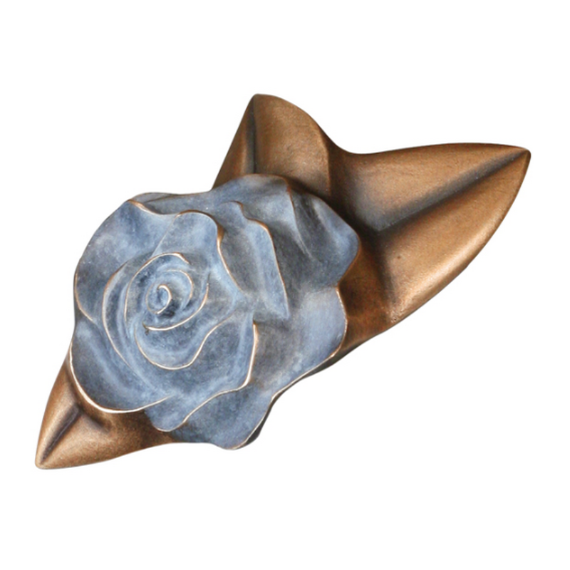 Bronzen roos gepatineerd