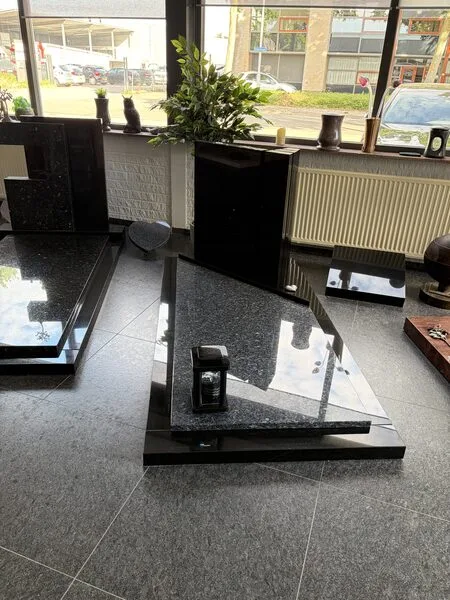 Zwart graniet met labrador