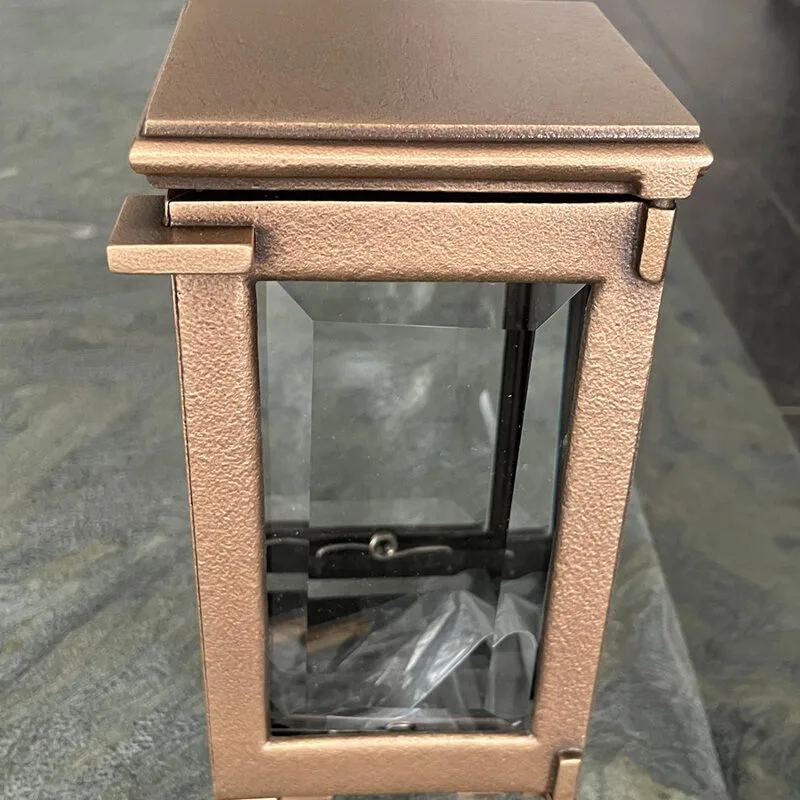 bronzen lantaarn
