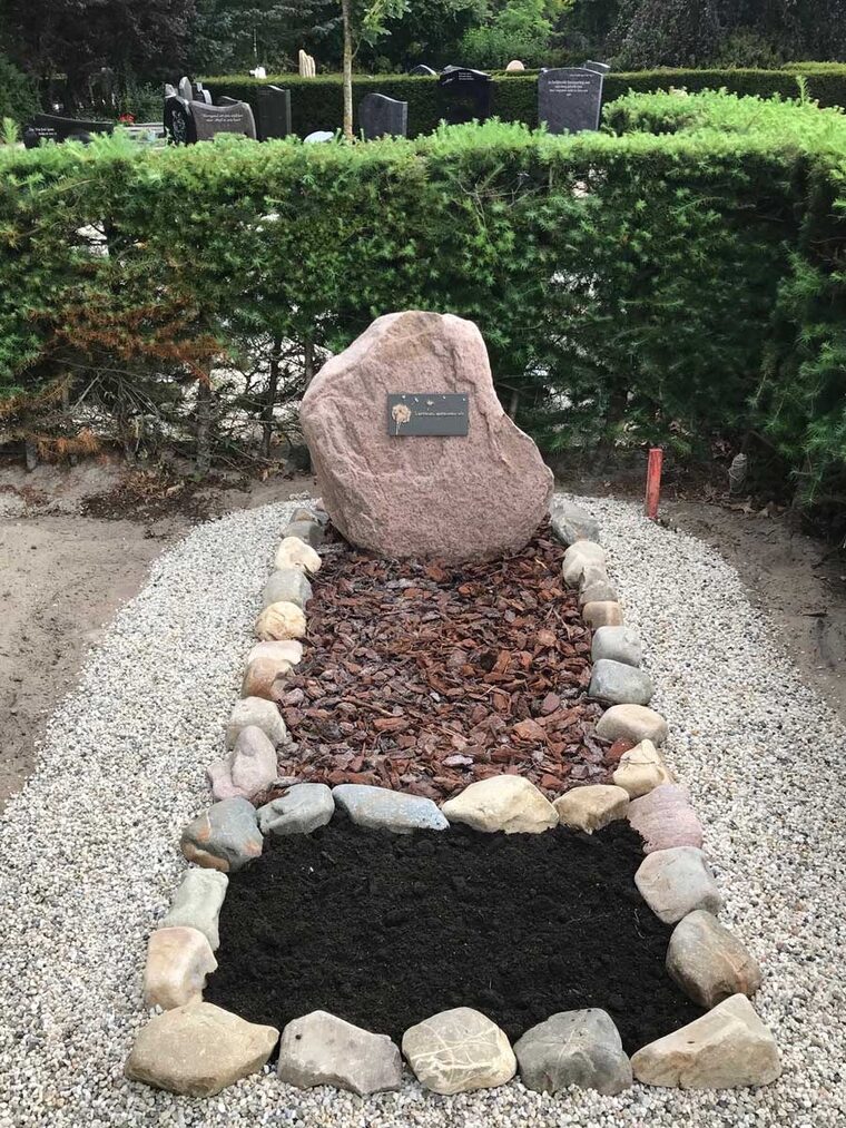 Leisteen met cor-ten-staal rand